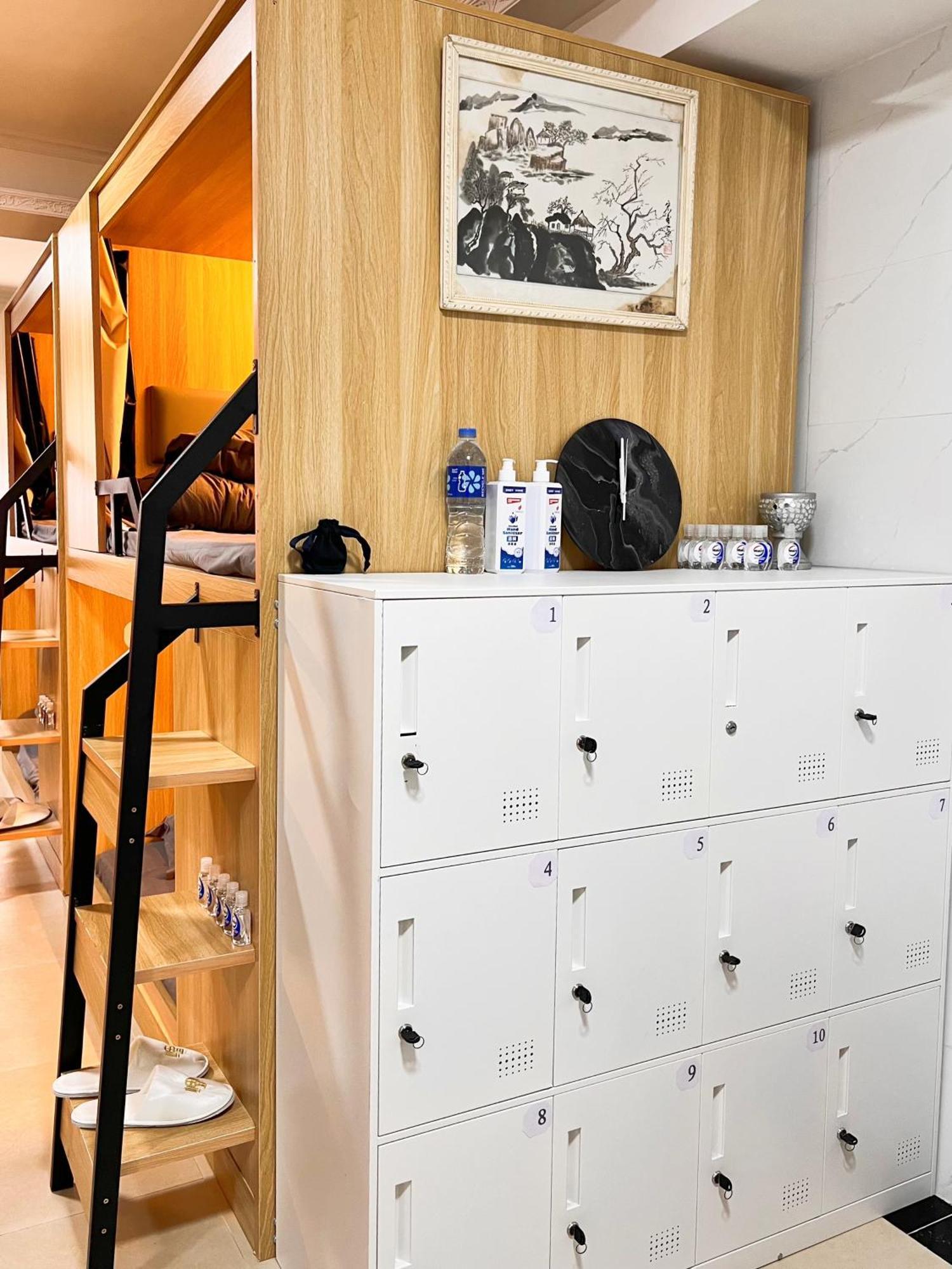 Waveflo Hostel 浪花青旅 Hong Kong Exterior photo